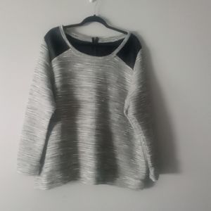 PLUS SIZE SWEATER